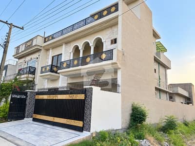 10 Marla Good Looking House Prime Location Of Jubilee Town