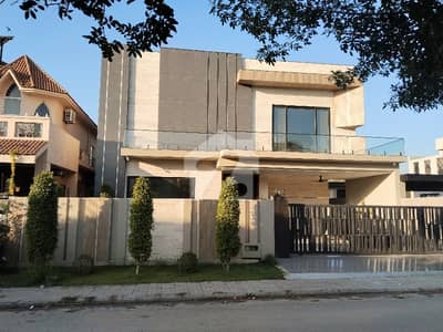 1 Kanal Brand New Modern Design House For Sale
