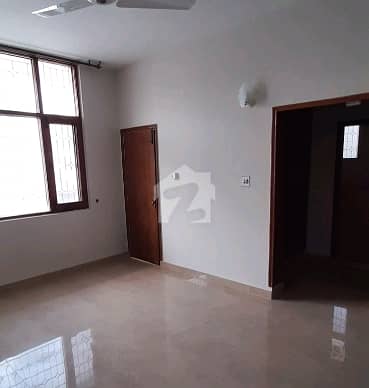Upper Portion For Grabs In 2 Kanal F-10