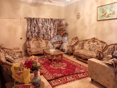 Near Kamran Market Bungalow For Sale