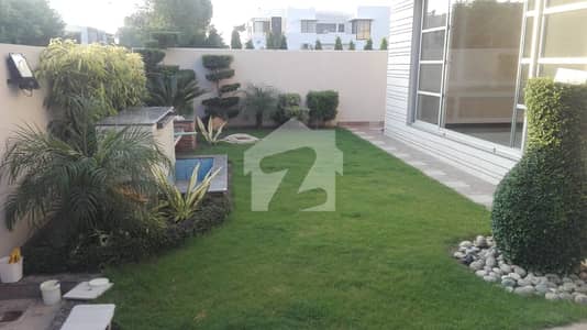 Kanal Well Maintained Old Bungalow In Dha Ph6 ,Near To Park Masjid