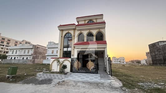 Near To Park And Markaz Near To Park And Markaz