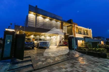ڈی ایچ اے فیز 7 - بلاک ڈبلیو ڈی ایچ اے فیز 7,ڈی ایچ اے ڈیفینس,لاہور میں 6 کمروں کا 2 کنال مکان 13.85 کروڑ میں برائے فروخت۔