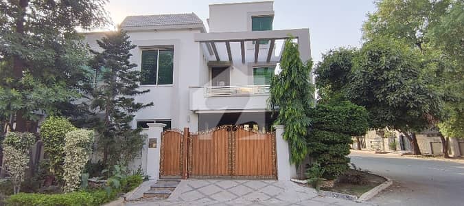 بحریہ ٹاؤن عمر بلاک بحریہ ٹاؤن سیکٹر B,بحریہ ٹاؤن,لاہور میں 4 کمروں کا 8 مرلہ مکان 3.45 کروڑ میں برائے فروخت۔