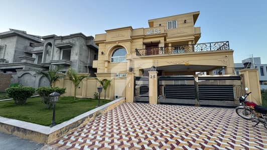 جی ۔ 13/4 جی ۔ 13,اسلام آباد میں 9 کمروں کا 1 کنال مکان 16.9 کروڑ میں برائے فروخت۔
