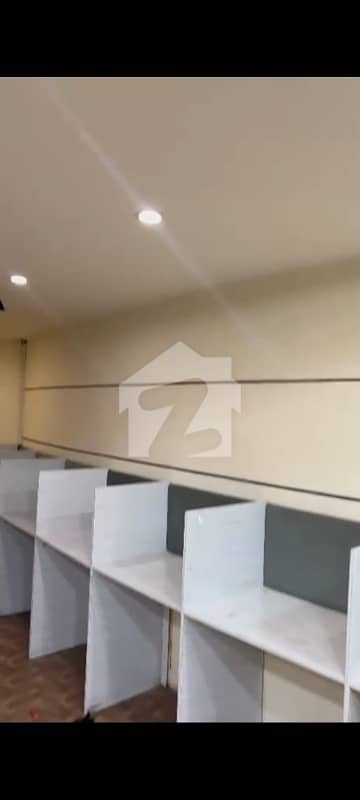 شاہراہِ فیصل کراچی میں 5 مرلہ Studio دفتر 1.5 لاکھ میں کرایہ پر دستیاب ہے۔