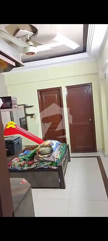 jubli market  near crescent school an other 2 bed lounge for sale 3rd floor with lift Dem 75 lac