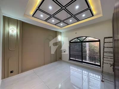 5MARLA VIP BRAND NEW LOWER PORTION FOR SMALL FAMILY