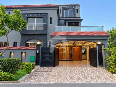 8 MARLA CORNER HOUSE WITH 8KW SOLAR SYSTEM AVAILABLE AT INVESTOR RATE IN BAHRIA TOWN LAHORE