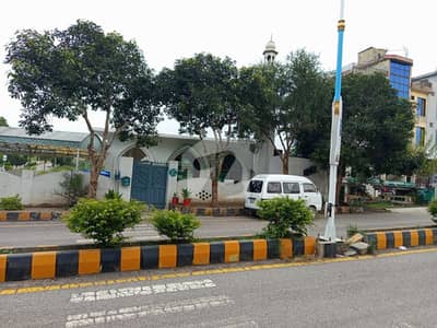 9 Marla (30*75) Plot For Sale in Hamza block