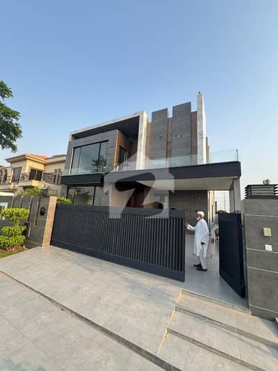 **Luxury 1 Kanal House for Rent in DHA Phase 6 | 5 Bedrooms, 6 Bathrooms & Servant Room Near To Dolmen Mall**