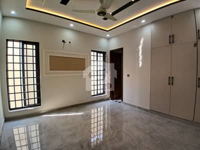 10 Marla House Available For Rent In Quaid Block, Sector E, Bahria Town Lahore