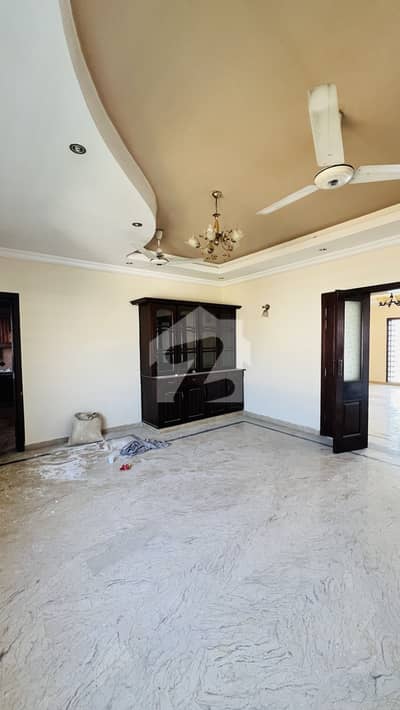 1 Kanal Upper Portion Available for Rent