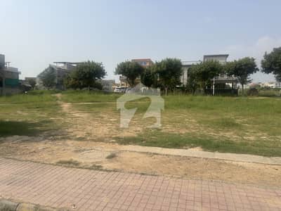 10 Kanal Plot for Sale in D Block, Gulberg Greens Islamabad 10 Kanal Plot for Sale in D Block, Gulberg Greens Islamabad
