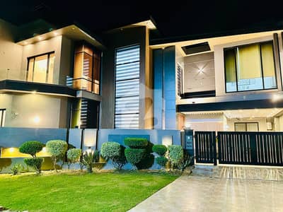 ڈی ایچ اے 9 ٹاؤن ۔ بلاک ڈی ڈی ایچ اے 9 ٹاؤن,ڈیفنس (ڈی ایچ اے),لاہور میں 3 کمروں کا 7 مرلہ مکان 5.4 کروڑ میں برائے فروخت۔