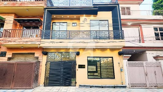 جوہر ٹاؤن فیز 1 جوہر ٹاؤن,لاہور میں 3 کمروں کا 5 مرلہ مکان 3.35 کروڑ میں برائے فروخت۔