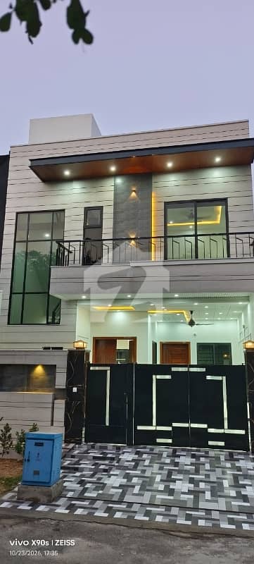 ایڈن آچرڈ فیصل آباد میں 3 کمروں کا 4 مرلہ مکان 2.15 کروڑ میں برائے فروخت۔ ایڈن آچرڈ فیصل آباد میں 3 کمروں کا 4 مرلہ مکان 2.15 کروڑ میں برائے فروخت۔