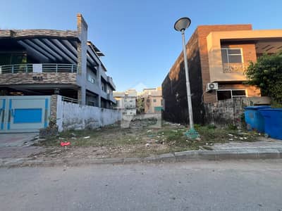 Bahria Town Phase 3 Residential Plot Sized 10 Marla Is Available