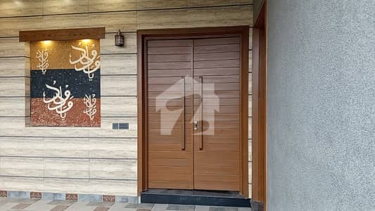 ایڈن ویلی فیصل آباد میں 5 مرلہ Studio مکان 2.6 کروڑ میں برائے فروخت۔