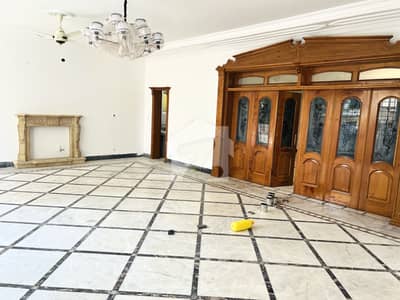 F11 2 kanal 9Bedroom 10Bath 3Story House 3kitchen new