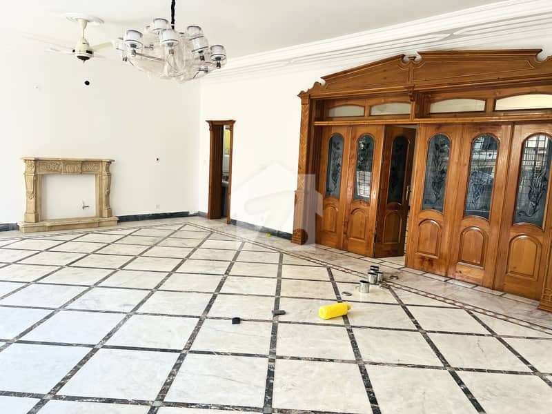 F11 2 kanal 9Bedroom 10Bath 3Story House 3kitchen new F11 2 kanal 9Bedroom 10Bath 3Story House 3kitchen new