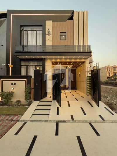 5 Marla Ultra Modern Design House available for sale in Central Park housing scheme Lahore