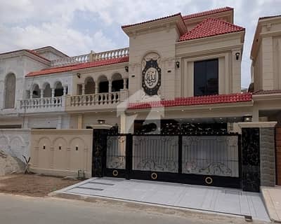 بخ ولاز فیز 2 - حامد بلاک بوچ ایگزیکٹو ولاز - فیز 2,بش ایگزیکٹو ولاز,ملتان میں 6 کمروں کا 9 مرلہ مکان 3.7 کروڑ میں برائے فروخت۔ بخ ولاز فیز 2 - حامد بلاک بوچ ایگزیکٹو ولاز - فیز 2,بش ایگزیکٹو ولاز,ملتان میں 6 کمروں کا 9 مرلہ مکان 3.7 کروڑ میں برائے فروخت۔