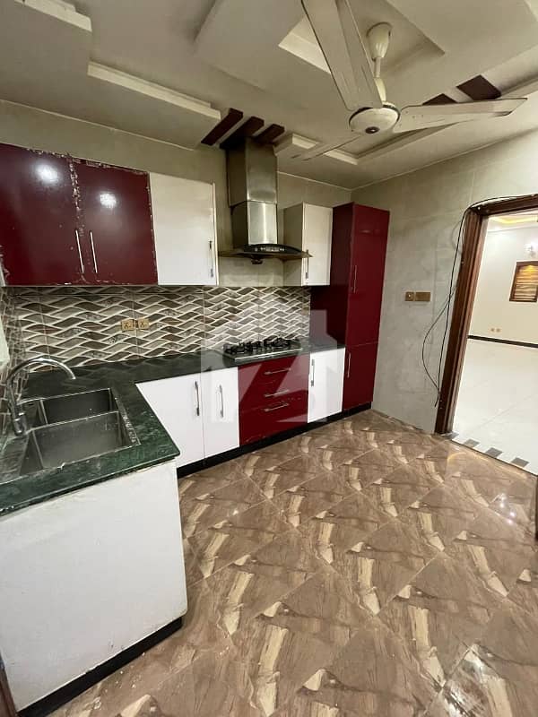 Lush condition basement for rent in D. 12 Lush condition basement for rent in D. 12