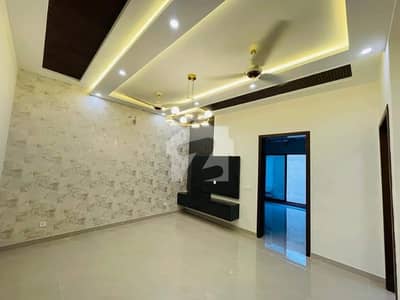 10 Marla House With Available For Sale 10 Marla House With Available For Sale