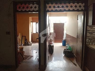 Upper Portion Sized 160 Square Yards Available In Gulshan-E-Iqbal - Block 13-D2
