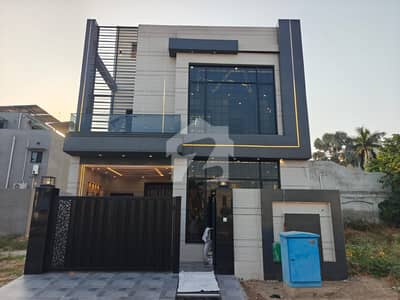 بحریہ ٹاؤن سیکٹر ای بحریہ ٹاؤن,لاہور میں 3 کمروں کا 5 مرلہ مکان 3.0 کروڑ میں برائے فروخت۔