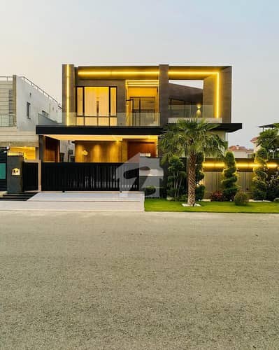1 Kanal Adorable Bungalow On Top Location For Sale in DHA Phase 7 Lahore