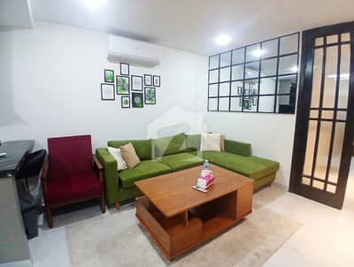 Luxury 1 Bed With Private Lounge - Gulberg Most Premium Building - 640 Sqft