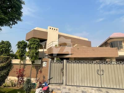 ڈی ایچ اے فیز 4 ڈی ایچ اے ڈیفینس,لاہور میں 5 کمروں کا 1 کنال مکان 6.77 کروڑ میں برائے فروخت۔ ڈی ایچ اے فیز 4 ڈی ایچ اے ڈیفینس,لاہور میں 5 کمروں کا 1 کنال مکان 6.77 کروڑ میں برائے فروخت۔