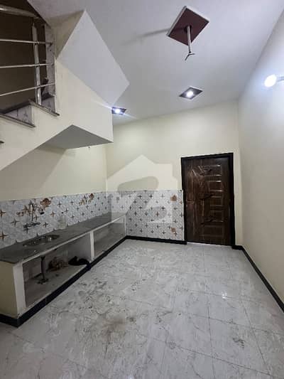 4 MARLA BRAND NEW CORNER+DESIGNER HOUSE FOR SALE NEAR COLLAGE ROAD