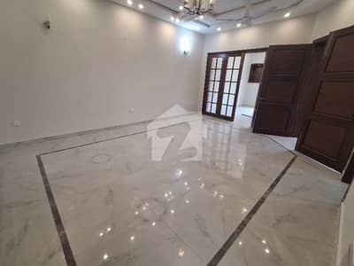 بحریہ انکلیو بحریہ ٹاؤن,اسلام آباد میں 4 کمروں کا 10 مرلہ مکان 2.1 لاکھ میں کرایہ پر دستیاب ہے۔