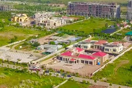 Sewerage done 30x60 cutting land near to possession plot for sale in block C at investor price