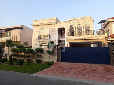 ڈی ایچ اے فیز 6 - بلاک ایچ ڈی ایچ اے فیز 6,ڈی ایچ اے ڈیفینس,لاہور میں 6 کمروں کا 1 کنال مکان 15.75 کروڑ میں برائے فروخت۔ ڈی ایچ اے فیز 6 - بلاک ایچ ڈی ایچ اے فیز 6,ڈی ایچ اے ڈیفینس,لاہور میں 6 کمروں کا 1 کنال مکان 15.75 کروڑ میں برائے فروخت۔