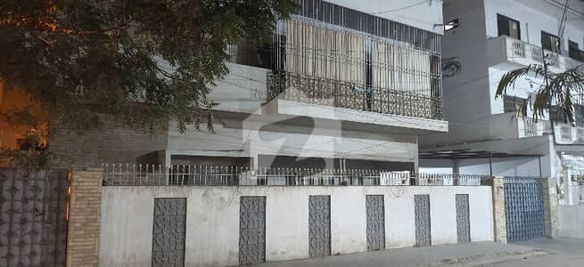 Prime Corner 400 Sq. Yd. G+2 House For Sale In FB Area Block 18