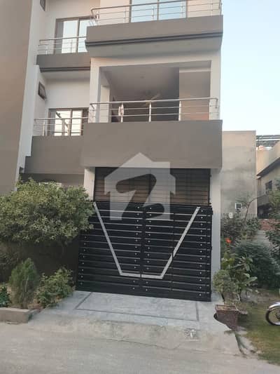 PRIME LOCATED 5 MARLA HOUSE FOR SALE