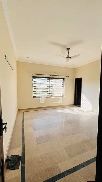 DHA Phase 1 Beautiful Location 1 Kanal Upper Portion For Rent DHA Phase 1 Beautiful Location 1 Kanal Upper Portion For Rent