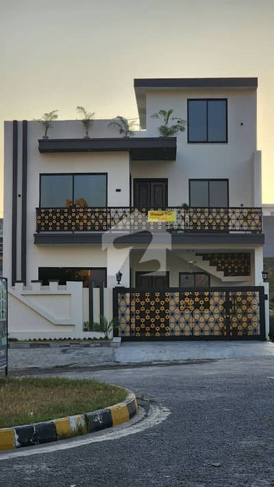 8marla beautiful house double story double unit house for sale in multi garden b17 Islamabad
