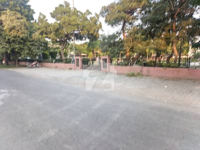 DHA Phase 5 Top Luction 10 Maral House For Sale Fully Functional Face Park And With Basementbutifull Model Stily Airport 20 Mint Darve DHA Phase 5 Top Luction 10 Maral House For Sale Fully Functional Face Park And With Basementbutifull Model Stily Airport 20 Mint Darve