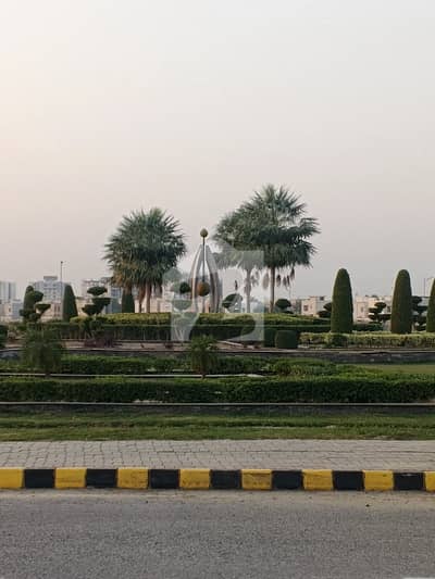 ڈی ایچ اے 9 ٹاؤن ۔ بلاک بی ڈی ایچ اے 9 ٹاؤن,ڈیفنس (ڈی ایچ اے),لاہور میں 5 مرلہ رہائشی پلاٹ 1.28 کروڑ میں برائے فروخت۔ ڈی ایچ اے 9 ٹاؤن ۔ بلاک بی ڈی ایچ اے 9 ٹاؤن,ڈیفنس (ڈی ایچ اے),لاہور میں 5 مرلہ رہائشی پلاٹ 1.28 کروڑ میں برائے فروخت۔