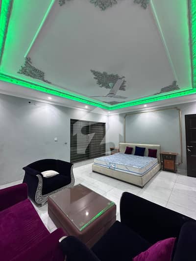 1 BED FLAT Available In Prime Location of Bahria Town Lahore