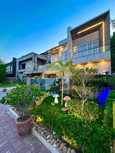 Luxury Designer House With Registry