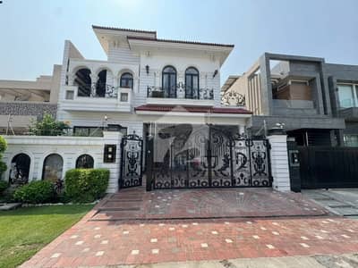 10 MARLA END-LEVEL AND FULLY FURNISHED BUNGALOW WITH BASEMENT, LIFT, POOL, & AT THE BACKSIDE OF DOLMEN MALL IS AVAILABLE IN THE BEST BLOCK OF DHA LAHORE.