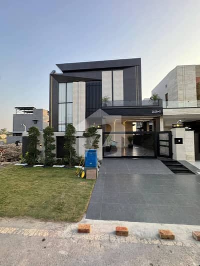 10 MARLA ELEGANT AND FULLY MAINTAINED SUPER HOT LOCATED BUNGALOW IS AVAILABLE IN THE BEST BLOCK OF DHA LAHORE.