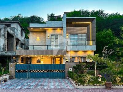 Modern Luxury House with Registry Modern Luxury House with Registry