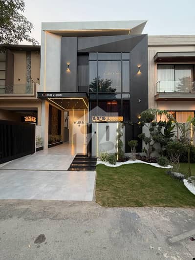 05 MARLA ELEGANT AND FULLY FURNISHED BUNGALOW IS AVAILABLE IN THE BEST BLOCK OF DHA LAHORE.